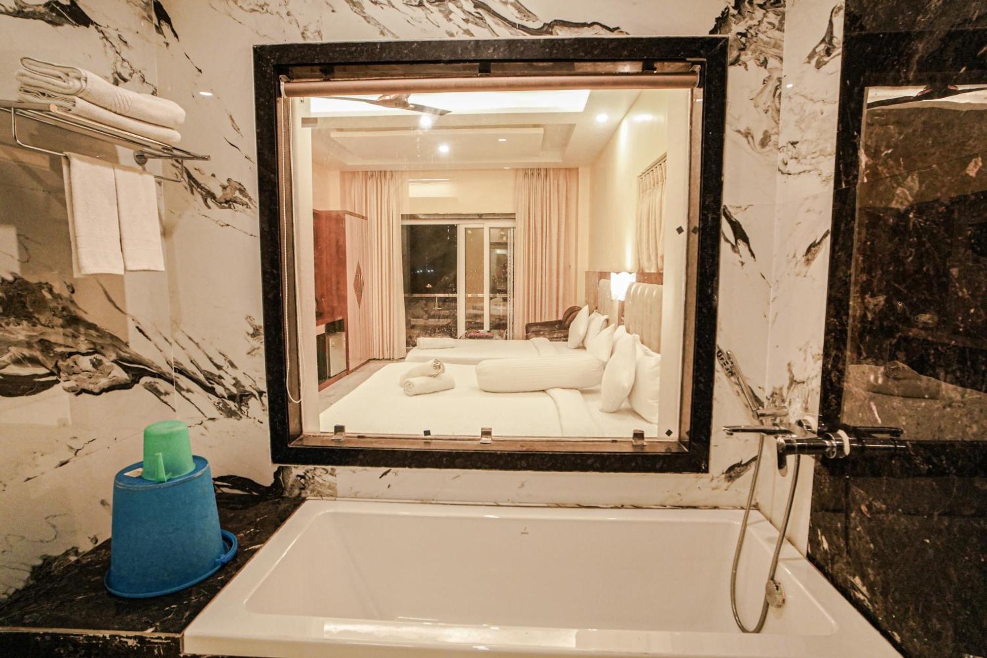 Prasant On Beach Resort !! Lift - Wifi -Restaurant-Parking Facilities-Newly Decorated Room !! Mandarmani Zewnętrze zdjęcie