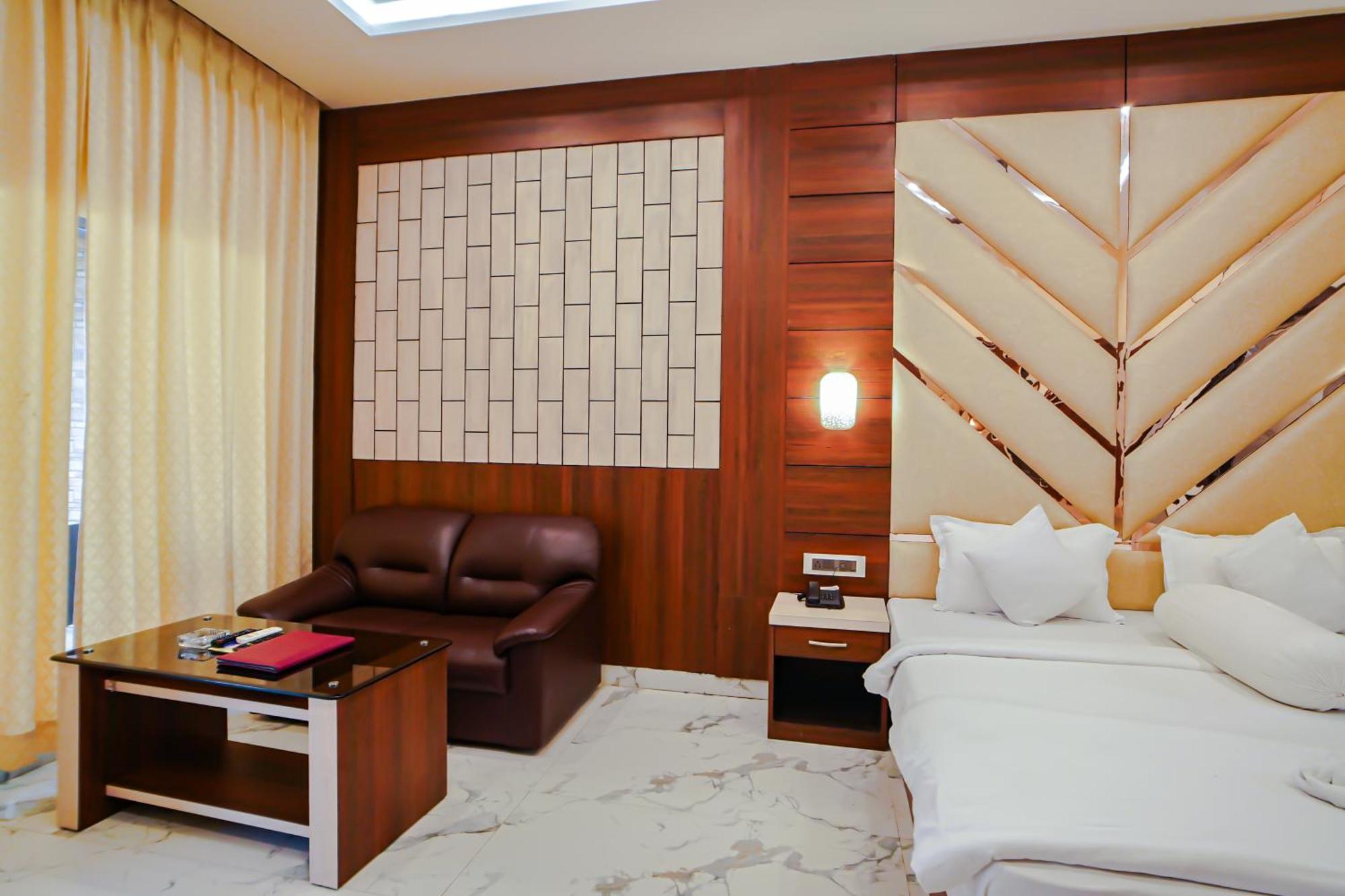 Prasant On Beach Resort !! Lift - Wifi -Restaurant-Parking Facilities-Newly Decorated Room !! Mandarmani Zewnętrze zdjęcie