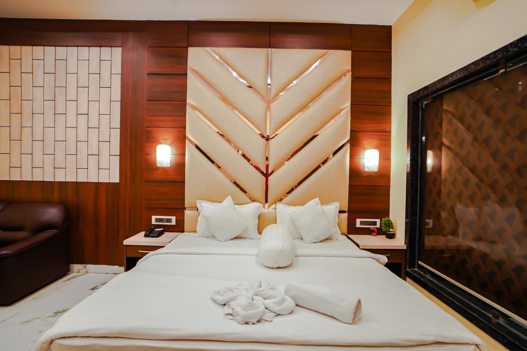 Prasant On Beach Resort !! Lift - Wifi -Restaurant-Parking Facilities-Newly Decorated Room !! Mandarmani Zewnętrze zdjęcie