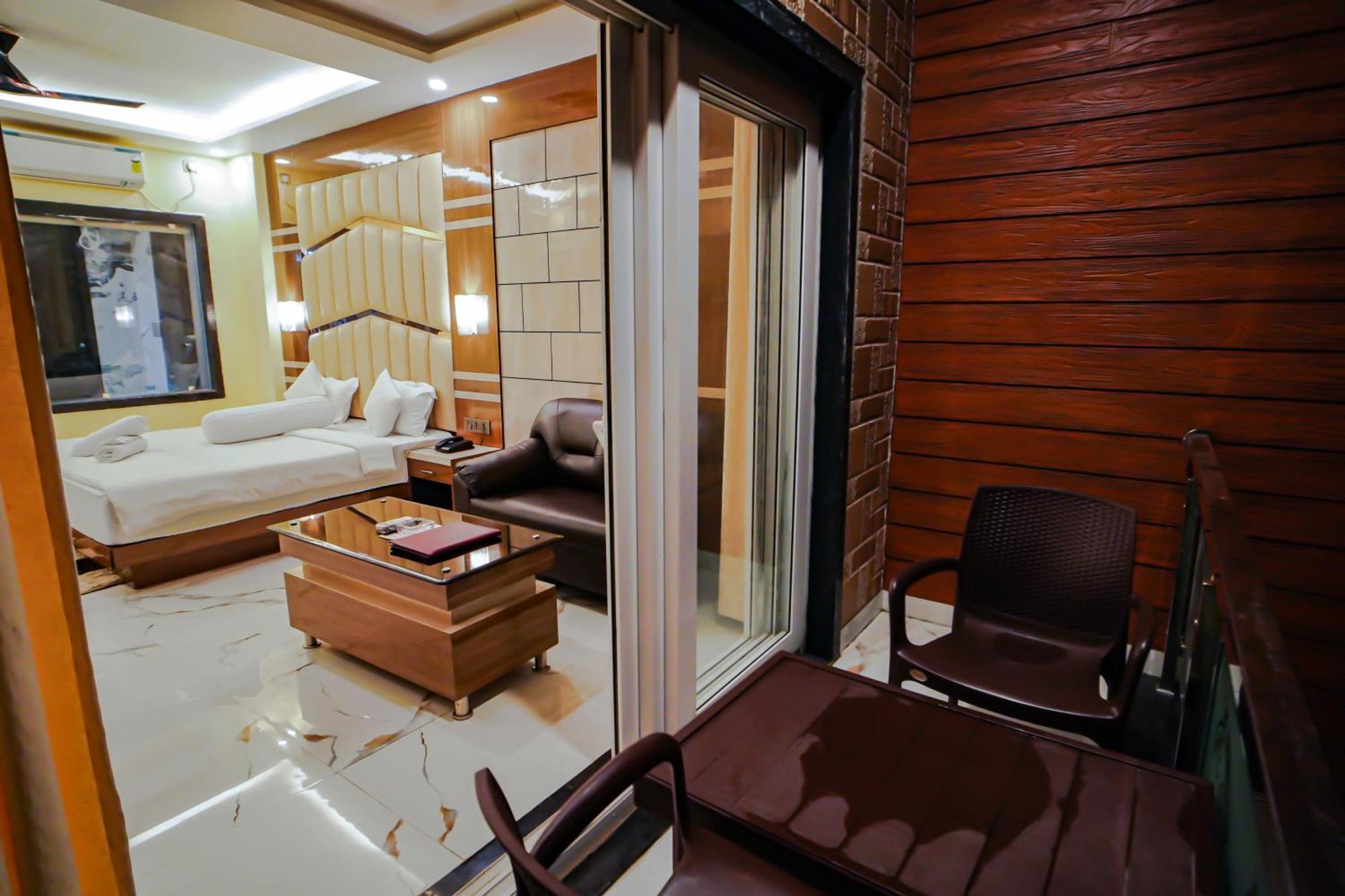 Prasant On Beach Resort !! Lift - Wifi -Restaurant-Parking Facilities-Newly Decorated Room !! Mandarmani Zewnętrze zdjęcie