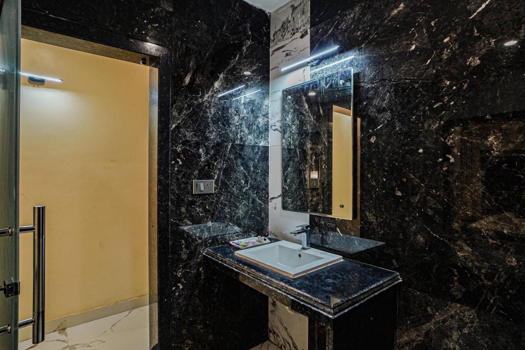 Prasant On Beach Resort !! Lift - Wifi -Restaurant-Parking Facilities-Newly Decorated Room !! Mandarmani Zewnętrze zdjęcie