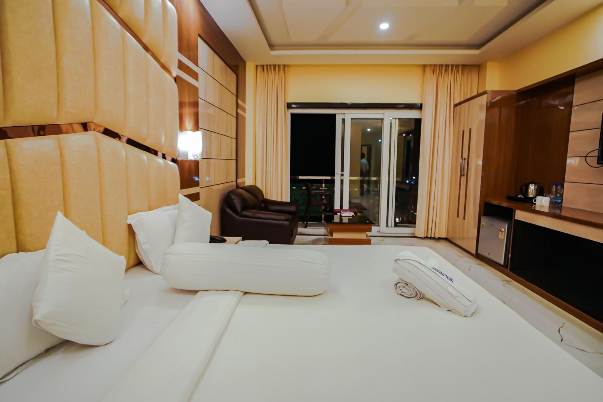 Prasant On Beach Resort !! Lift - Wifi -Restaurant-Parking Facilities-Newly Decorated Room !! Mandarmani Zewnętrze zdjęcie
