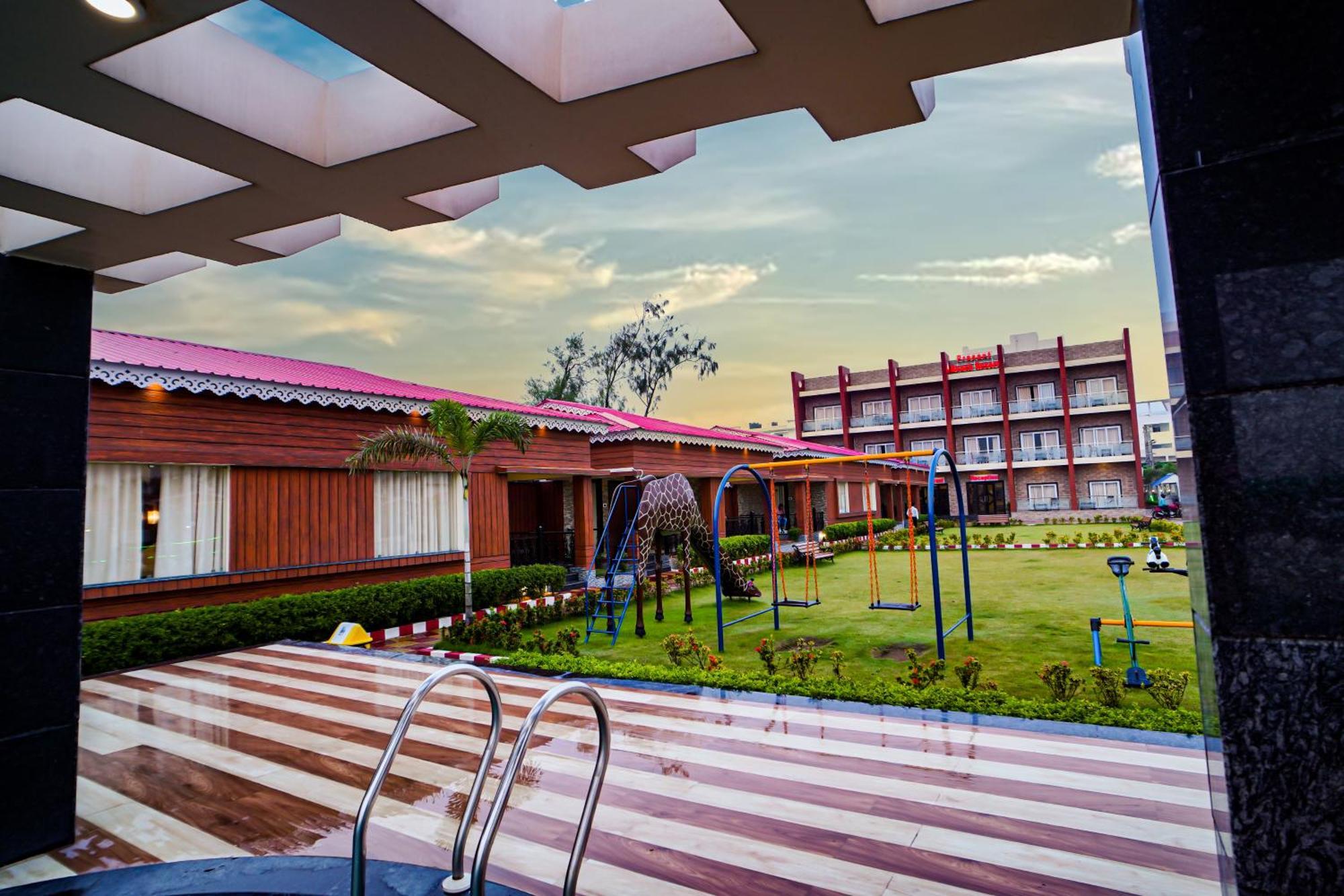 Prasant On Beach Resort !! Lift - Wifi -Restaurant-Parking Facilities-Newly Decorated Room !! Mandarmani Zewnętrze zdjęcie