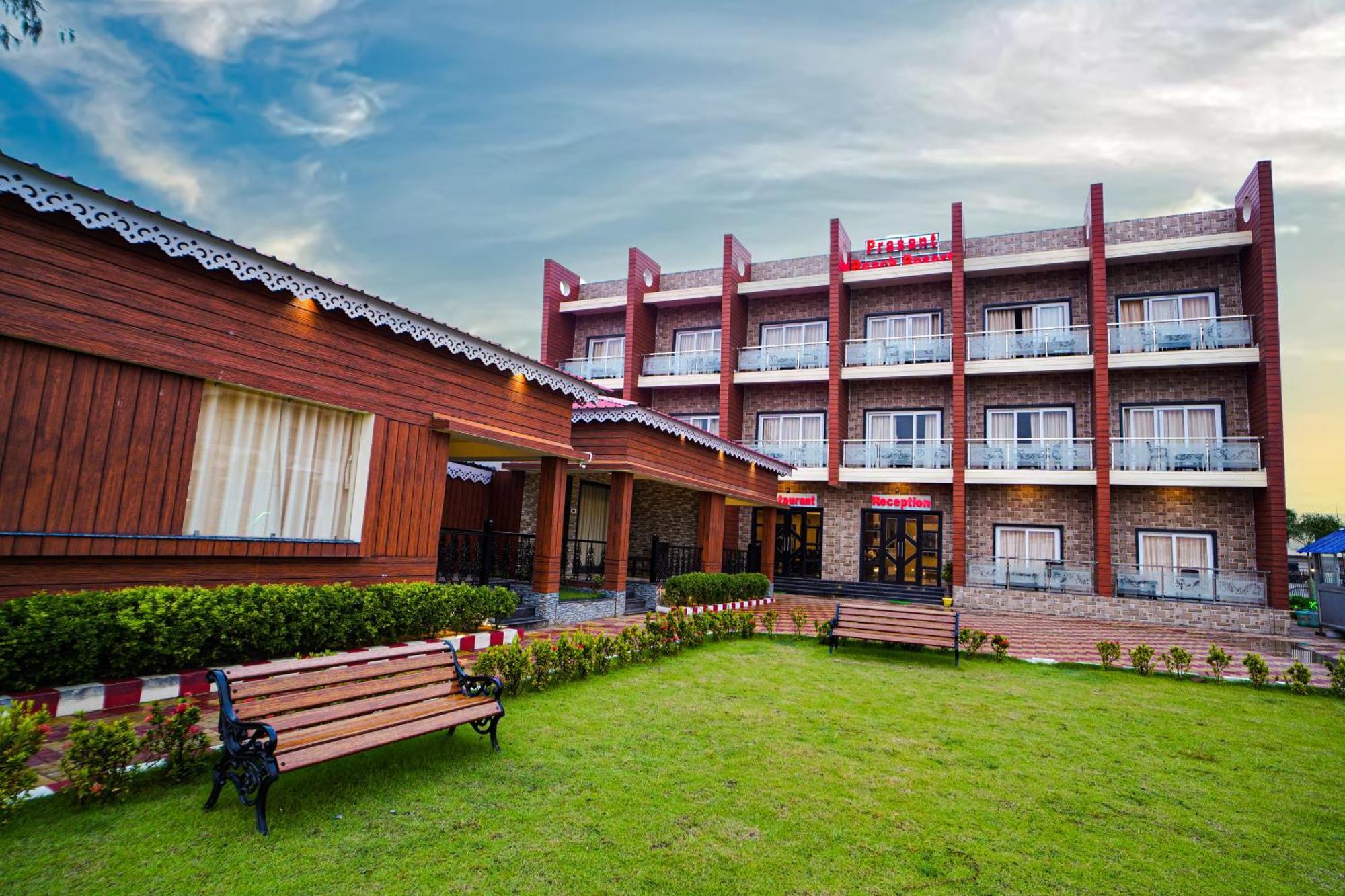 Prasant On Beach Resort !! Lift - Wifi -Restaurant-Parking Facilities-Newly Decorated Room !! Mandarmani Zewnętrze zdjęcie