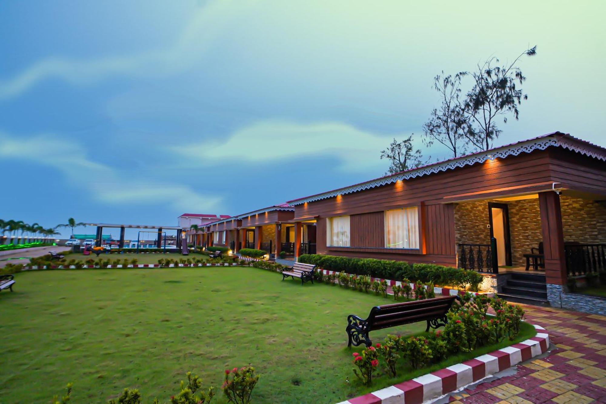 Prasant On Beach Resort !! Lift - Wifi -Restaurant-Parking Facilities-Newly Decorated Room !! Mandarmani Zewnętrze zdjęcie