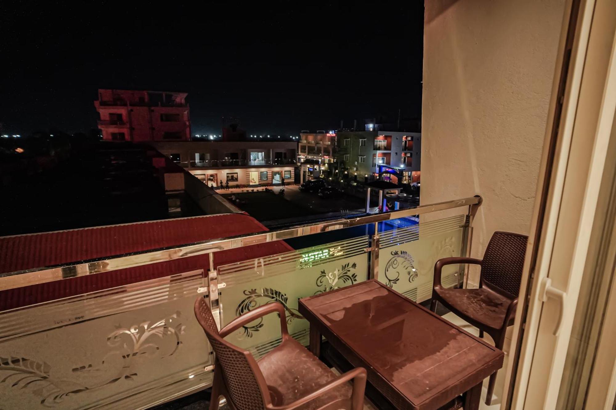 Prasant On Beach Resort !! Lift - Wifi -Restaurant-Parking Facilities-Newly Decorated Room !! Mandarmani Zewnętrze zdjęcie