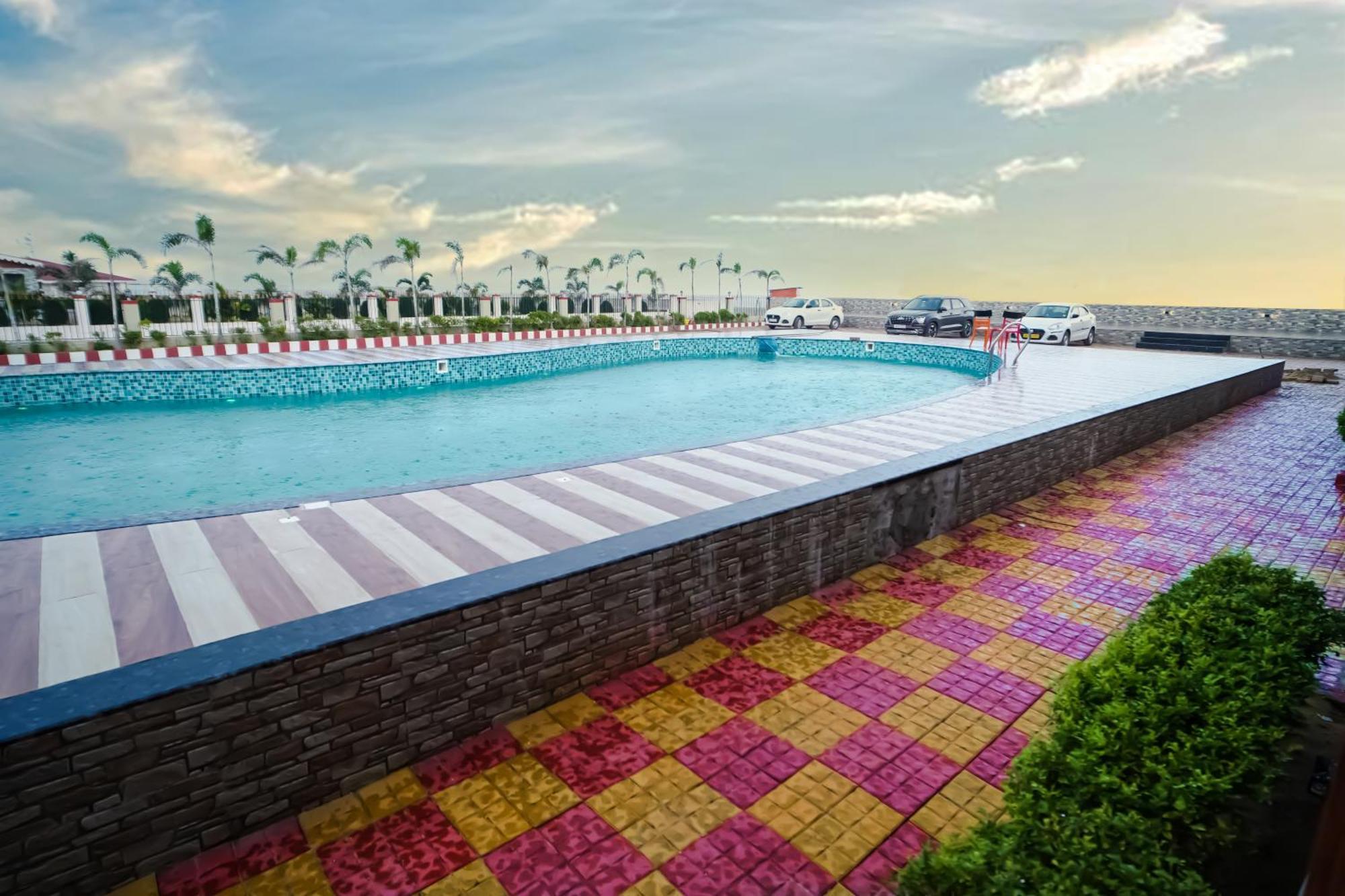 Prasant On Beach Resort !! Lift - Wifi -Restaurant-Parking Facilities-Newly Decorated Room !! Mandarmani Zewnętrze zdjęcie